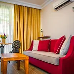 Dores Lejlighedshotel 4*