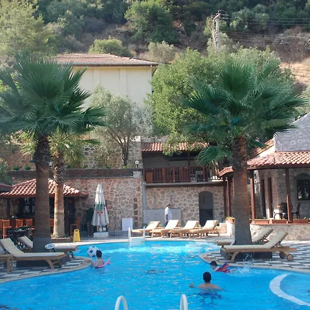 Apartmanhotel Dores 4*