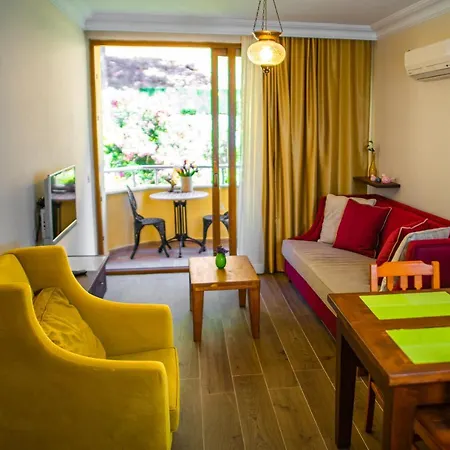 Dores Aparthotel 3*